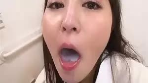 She is not confused with two dicks pointing at her